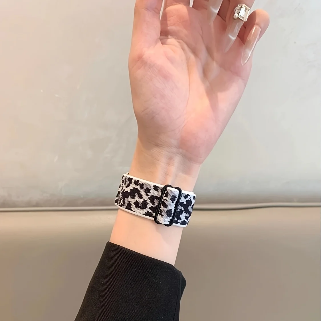 รูปสินค้า สายนาฬิกาไนลอนยืดลายเสือดาว สำหรับ Apple Watch