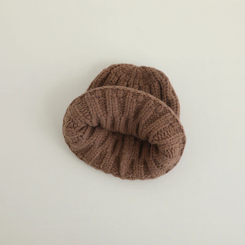 Рисунок 6 - Модная однотонная детская шапочка-бини