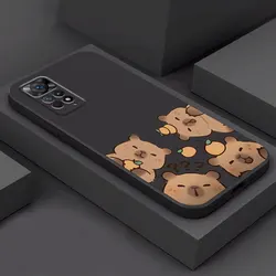 Funda de teléfono suave negra con diseño de capybara lindo