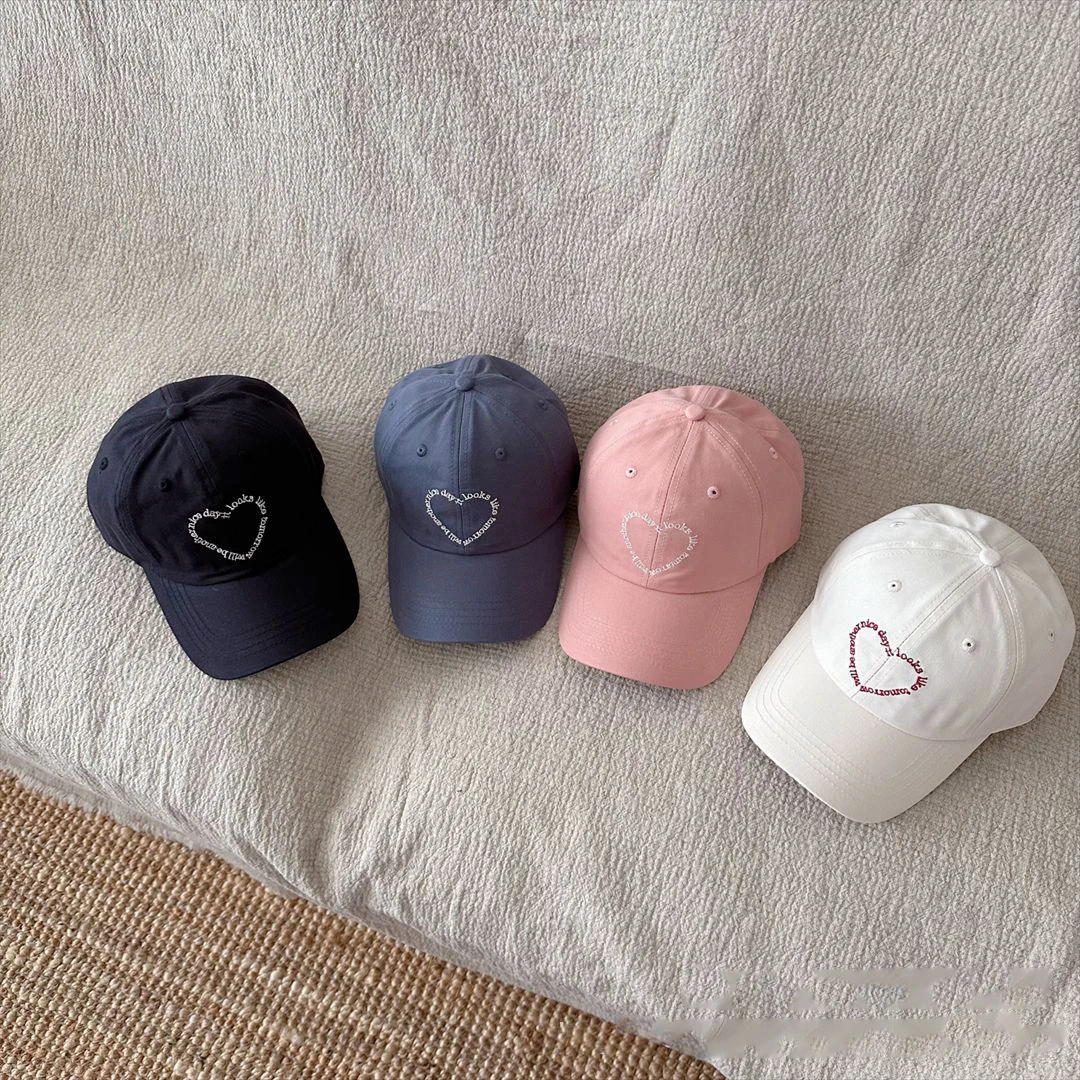 

Korean Style Children's Casual Baseball Hat Curved Brim Solid Color Boys And Girls Fashion Cap Simple Autumn Headwear 2-8Years