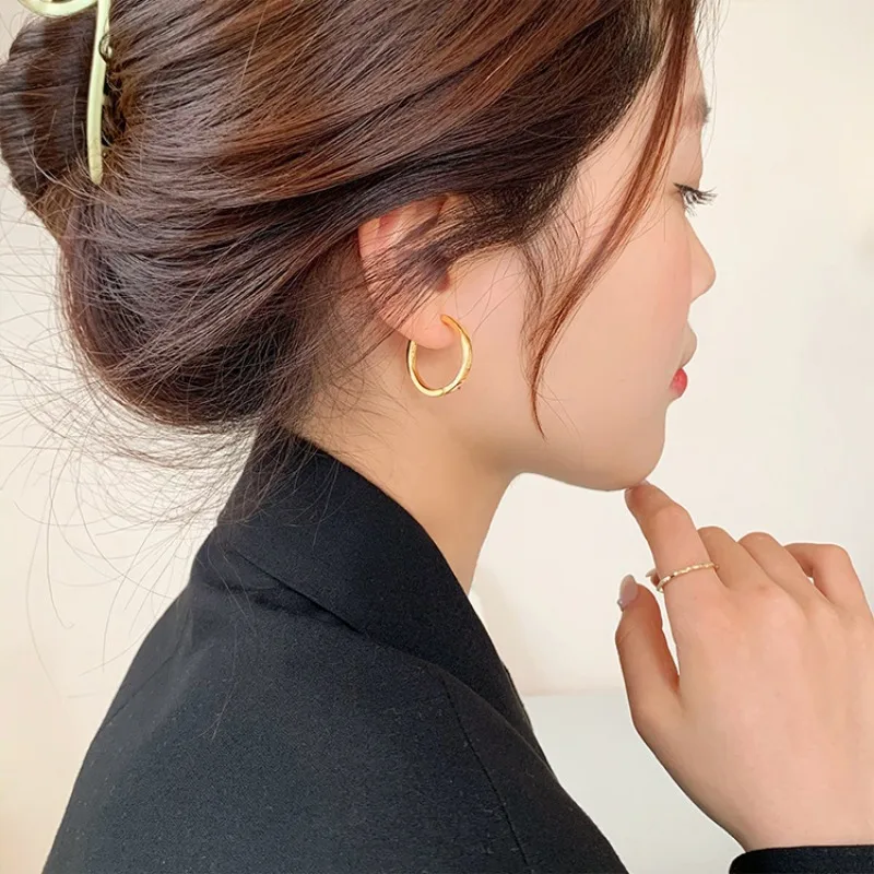 New Fashion Classics Simple Big Round Hoop Earrings for Women Circle Girls Shiny Delicate Party Womens Jewelry New Arrival 2023