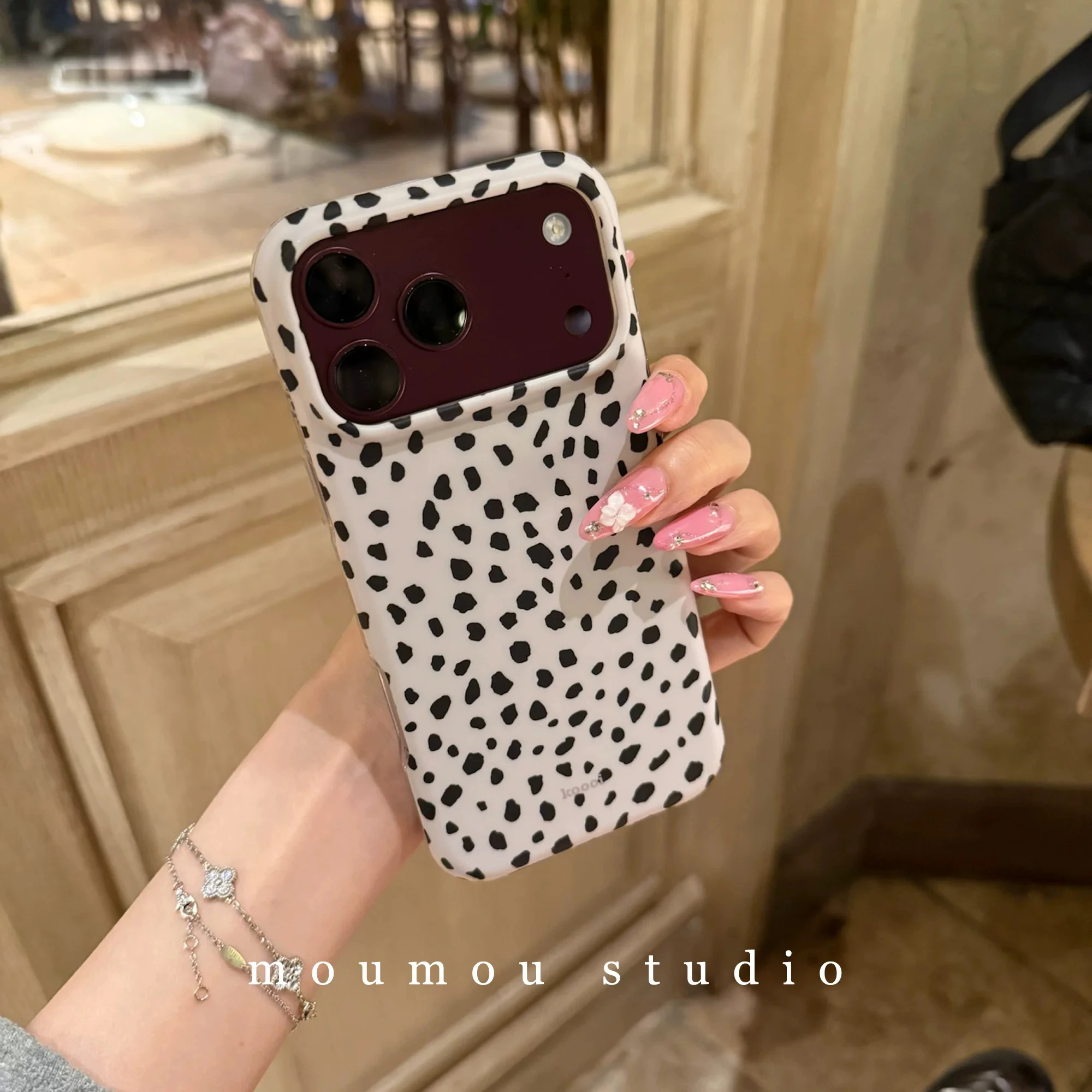 Black and White Leopard Print Shockproof Silicone Phone Case