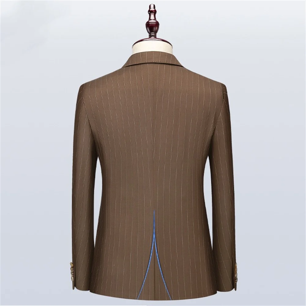 Рисунок 4 - Элегантный мужской костюм