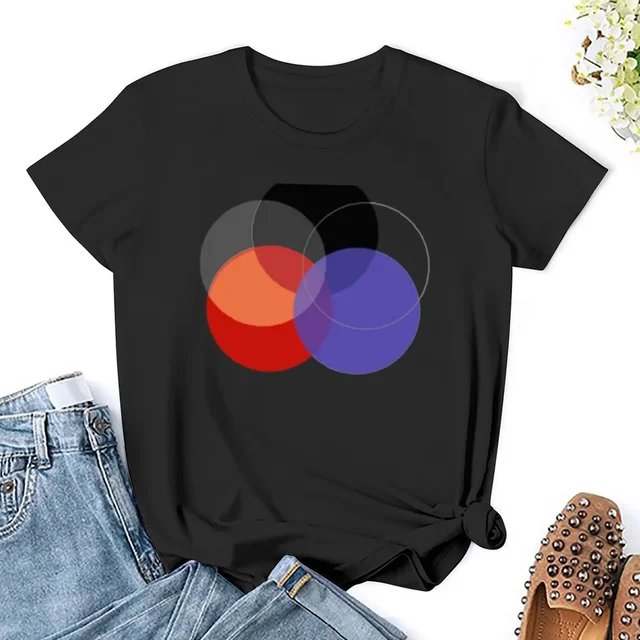 Tukuru Tazaki 책표지 티셔츠: 여성스럽고 독특한 패션 스타일에