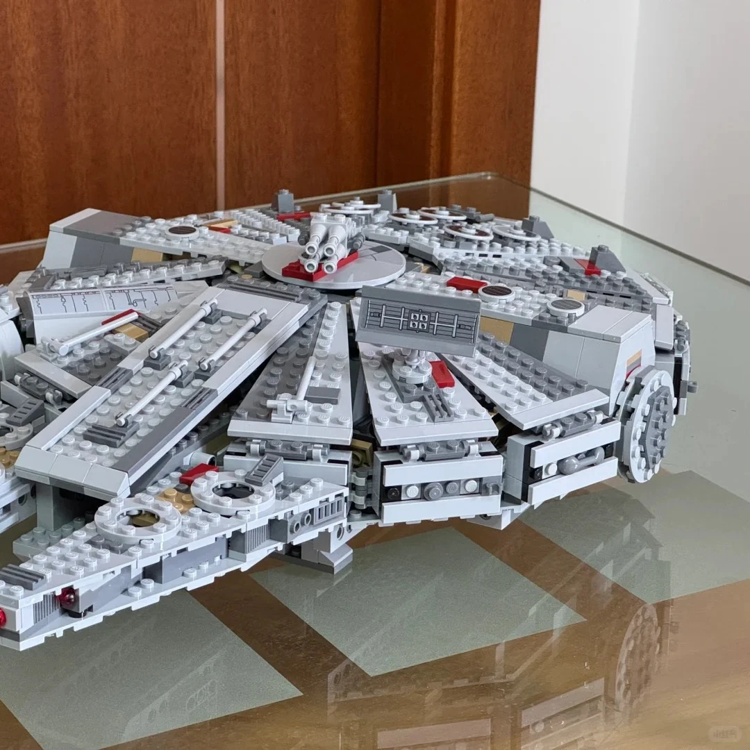 Space Wars Millennium ship Bricks Stars Fighter For Millennium Set Falcon Ship Model Building Blocks Toys For Children1381pcs