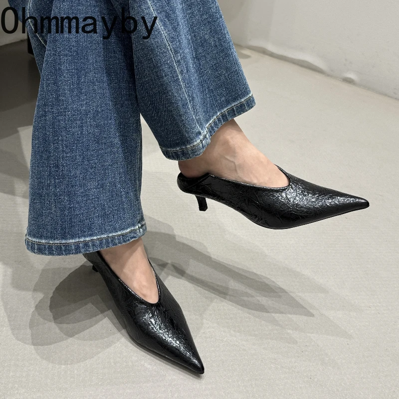 รูปสินค้า รองเท้าส้นสูงหัวแหลม แฟชั่นสวยสง่า ใส่ได้ทุกโอกาส