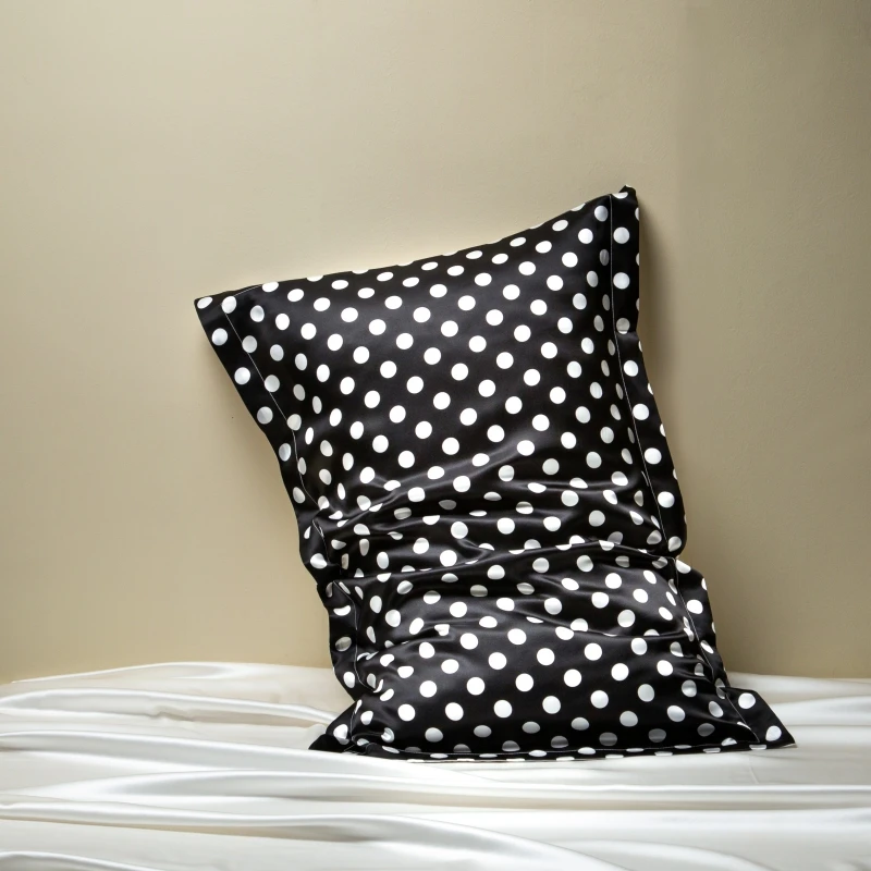 Luxurious 100% Natural Mulberry Silk Pillowcase - Premium 22MM for Hair & Skin Health with Eco-Friendly Oeko-Tex Certification
