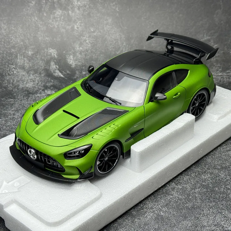 MINICHAMPS Diecast model 1:18 GT BLACK SERIES.2021 CLDC