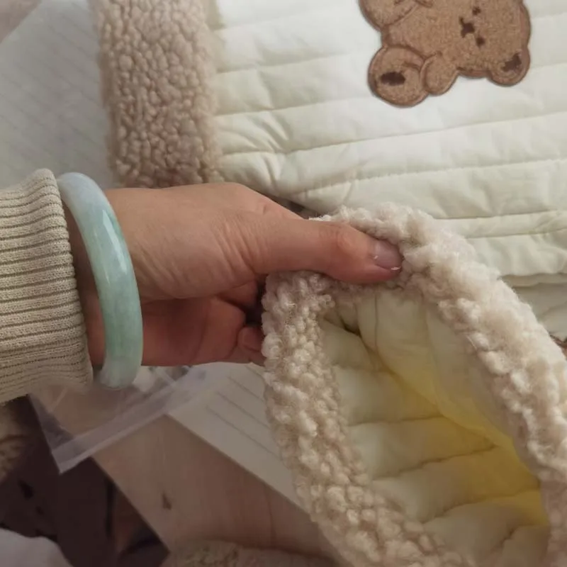 귀여운 자수 곰 흰색 장갑 플러시 두꺼운 겨울 따뜻한 학생을 유지 차가운 방풍 속옷 벌거 벗은 손가락 장갑