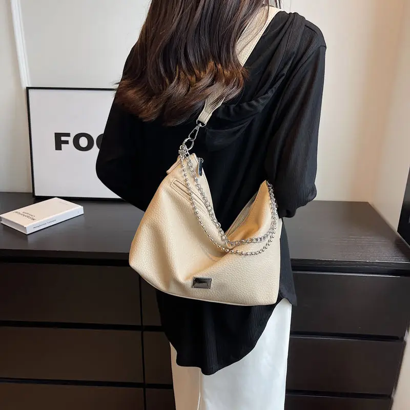 Large-capacity Bag Women 2023 New Simple Fashion Messenger Bag Texture Chain Pendant Harajuku Commuter Tote Ladies Bags