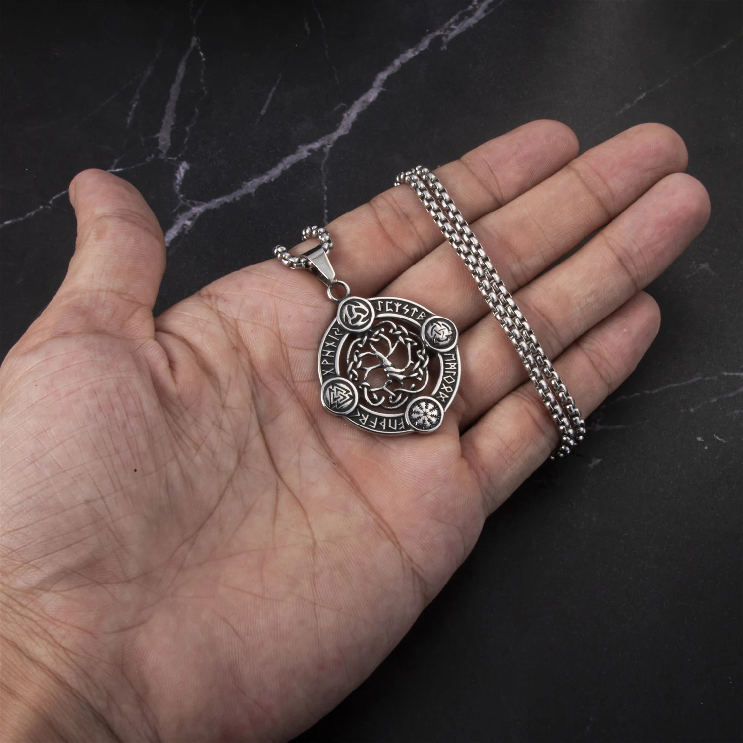 Celtic Tree of Life Round Necklace Norse Compass Valknut Odin Symbol Runes Amulet Pendant Stainless Steel Chain Antique Jeweley