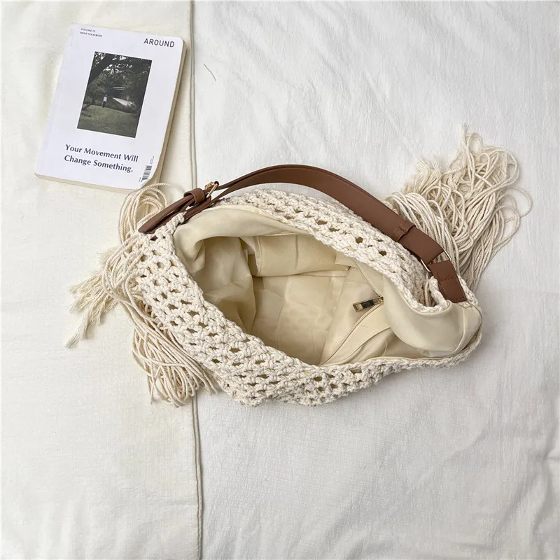 Straw Beach Bag For Women Fashion Tassel Handbag Tote Casual Vacation Bag Lady Crochet Hollow Out Shoulder Bag