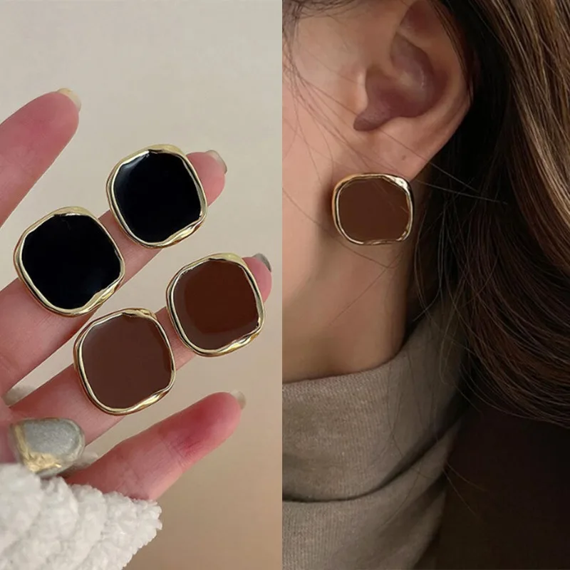 Boucles D'Oreilles Vintage Carré Incurvé En Métal Émaillé Noir Et Beige - Modèle H5 - Fermoir à Clous