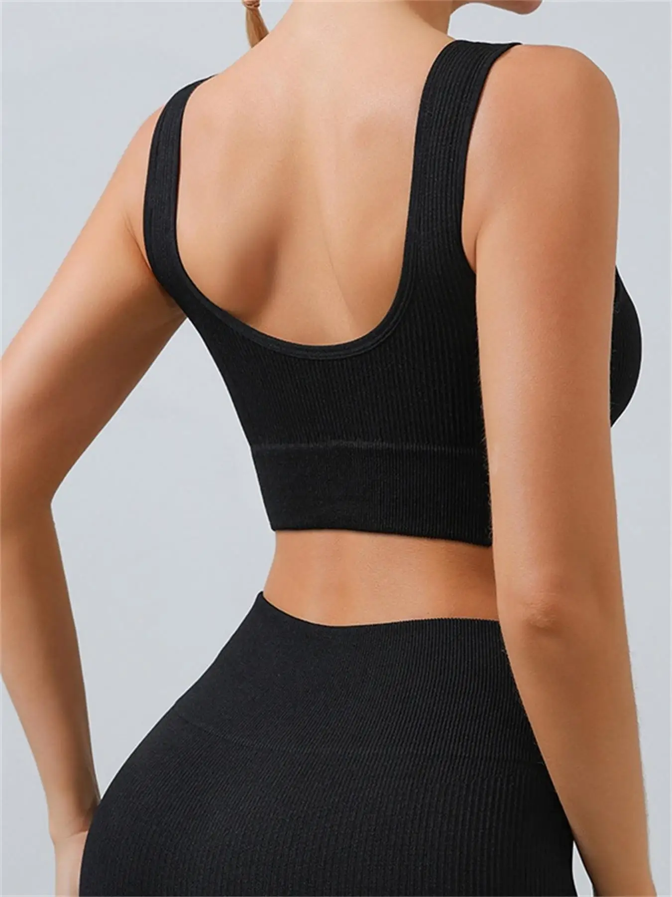 Women’s solid color threaded yoga underwear seamless knit sports vest Fitness Yoga U-bra, Embedded chest pad Sports & Entertainment