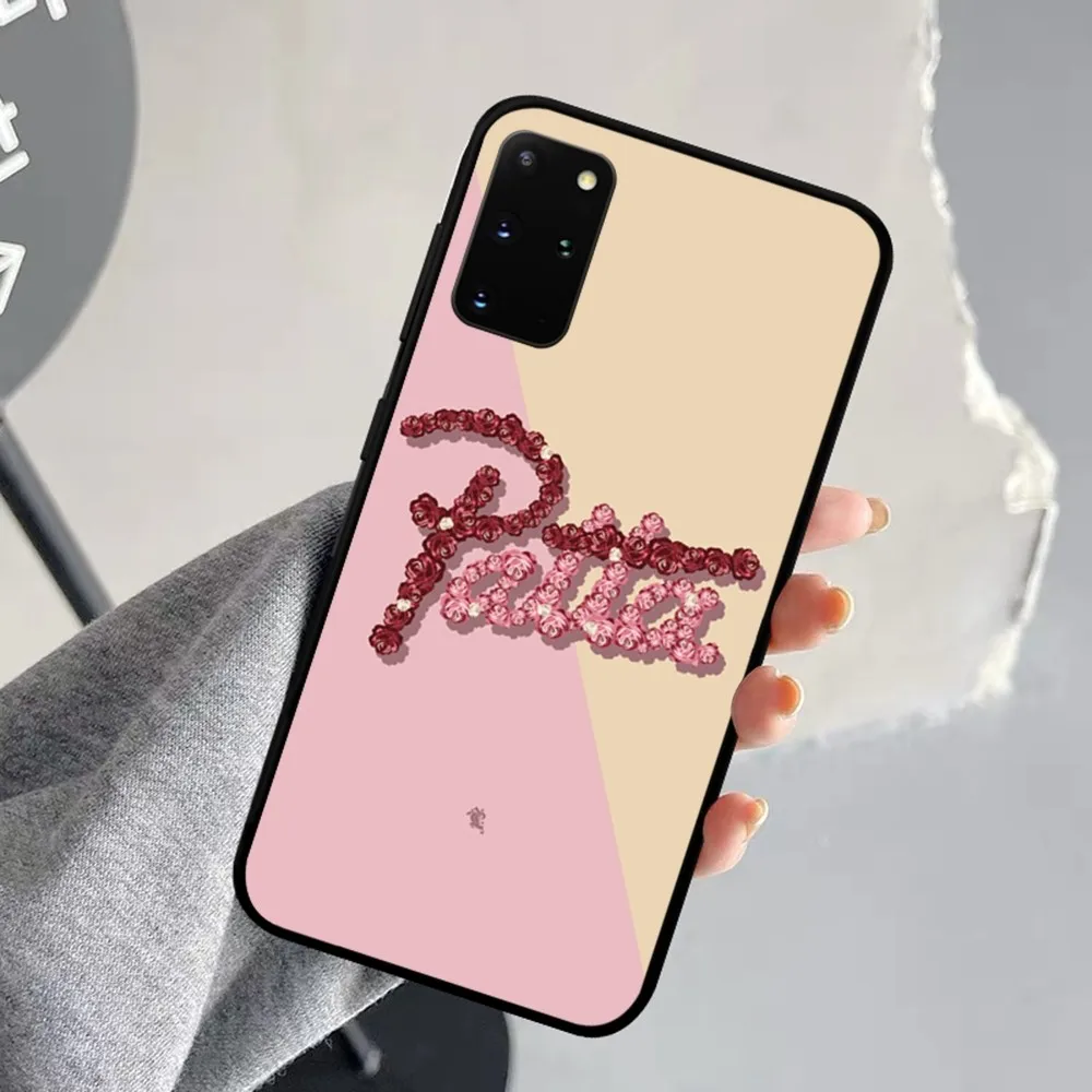 Chic Patterned Phone Case – Sleek Protective Design