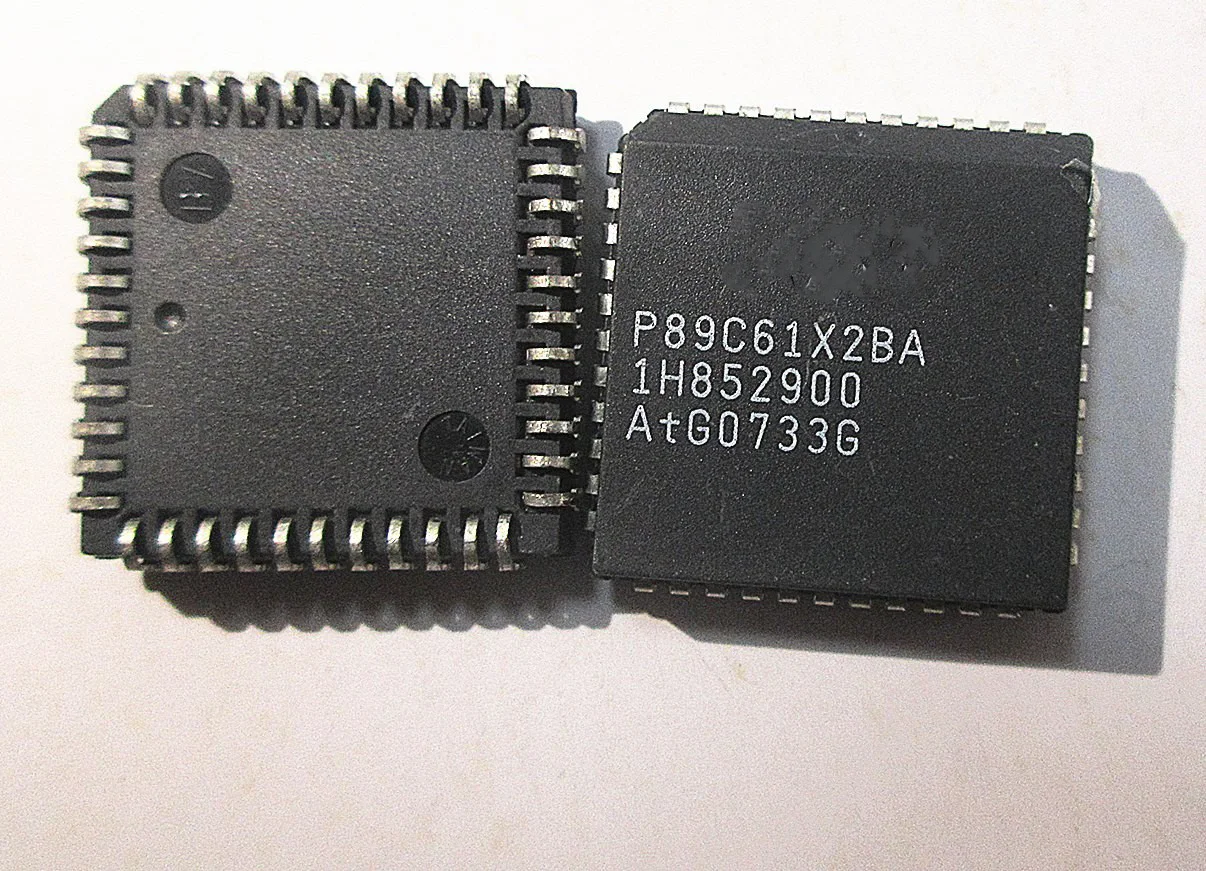 

Бесплатная доставка P89C61X2BA PLCC 10 шт.