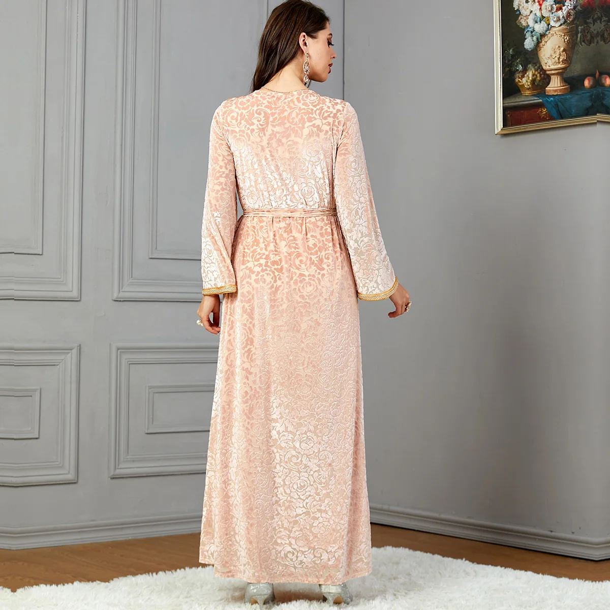 Muslim Dress V-neck Dubai Islam Arab Fashion Autumn And Winter Beads Velvet Women's Dress For Evening Party Abaya Women Clothing