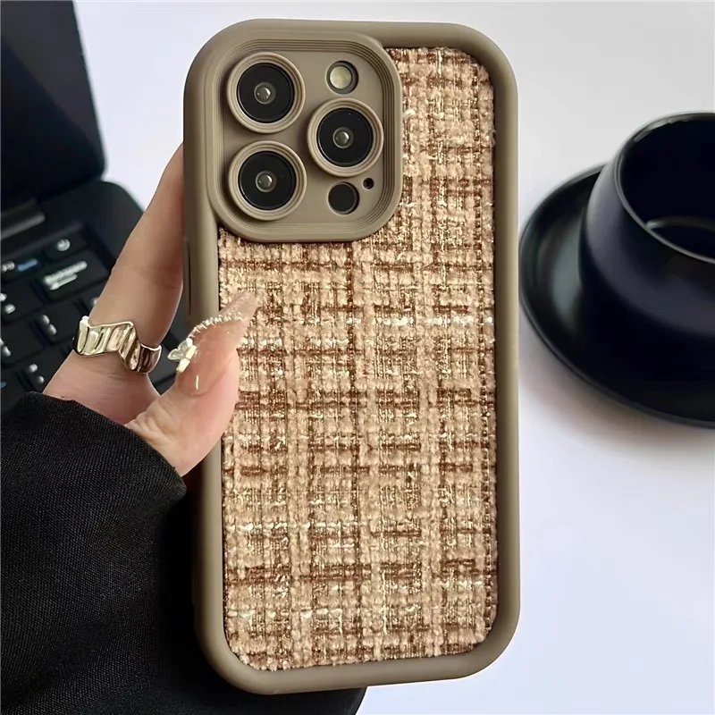 Custodia per telefono con motivo in lana per iPhone 11 12 13 14 15 Pro Max Morbido silicone Calore a mano Plaid antiurto Moda Indietro_voghion.com
