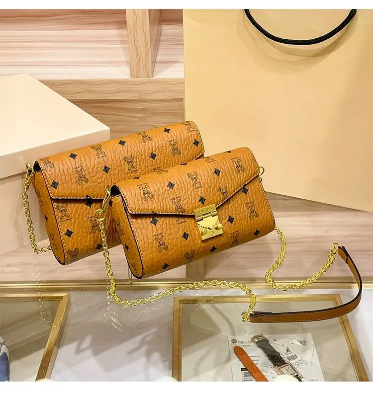 

Fashion Leather Cowhide Women's Bag Cross-body 2023 Spring and Summer Senior Small House Classic Chain Bag Printed Envelope Bag