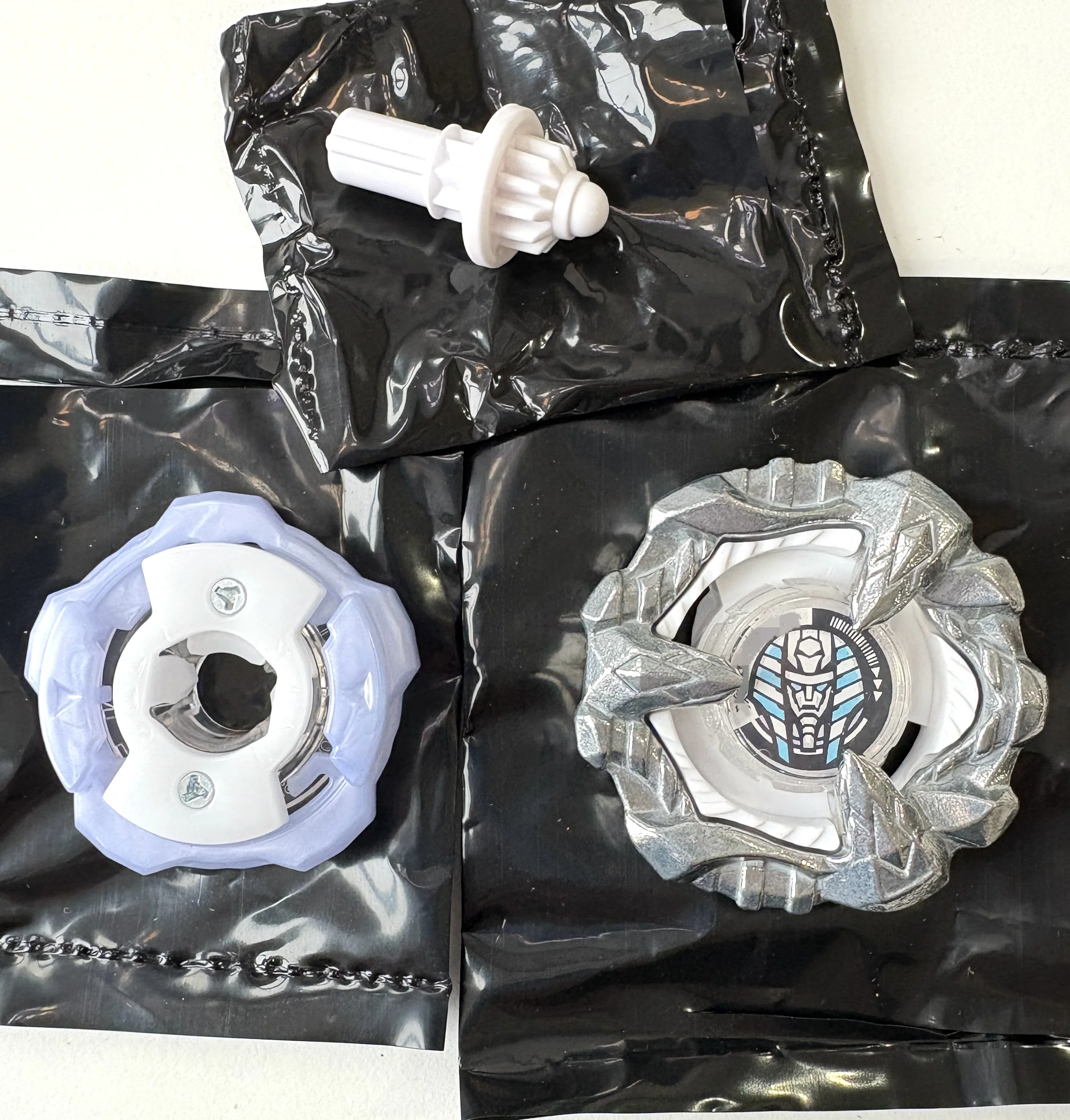 Beyblade Toys Bey Launcher Beyblades Burst Gyro Bey Grips Toys GENUINE beyscollector BX-27 03 Sphinx Cowl 5-60O Booster