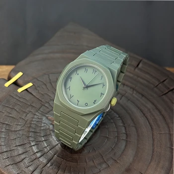 Hot sales in the Middle East high-end plastic men's watch with Arabic numerals