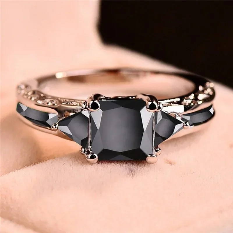2024 Delicate Silver Color Trendy Ring for Women Elegant Princess Cut Inlaid Black Zircon Stones Wedding Ring Engagement Jewelry