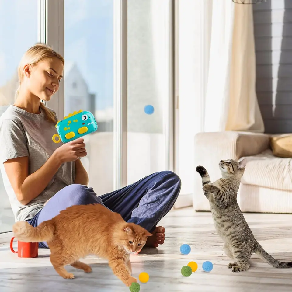 Indoor Cat Launcher Toy with 20 Pom Pom Balls