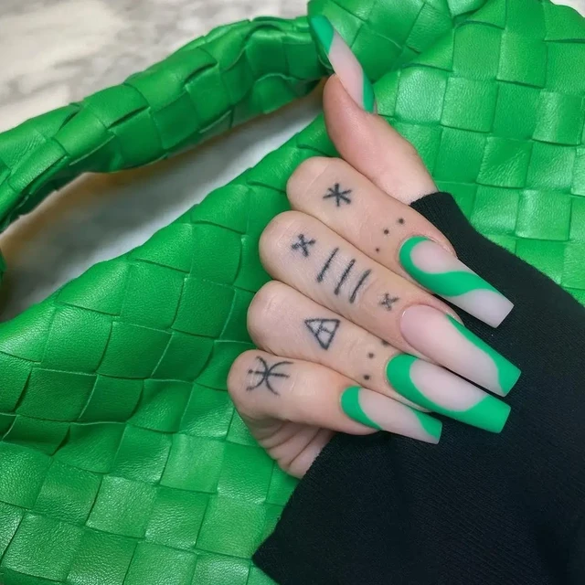 9 New And Crazy Coffin Nail Art Designs Using Green Emerald Color You  Should Opt For | Emerald nails, Green nails, Nail art designs