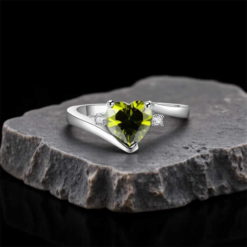 Olive Green Zircon Heart Stone Engagement Rings For Women Vintage Silver Color Wedding Bands August Birthstone Jewelry Girl Gift