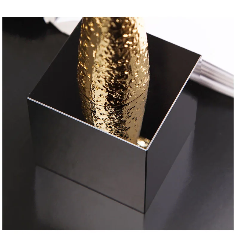 S77b7118a47ce4ec0982913fc036f23044.jpg?width=790&height=806&hash=1596