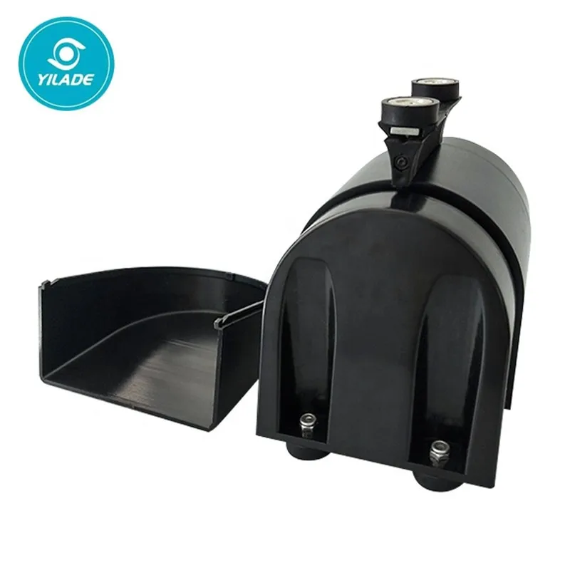 5m 10m Wall Mounted Bollard Barriers Plastic Retractable Belt with magnet optional