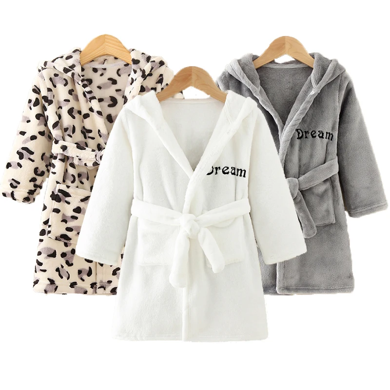 

Flannel Children Bathrobe Thick Baby Girls Cartoon Hooded Bathrobe Child Toddler Bath Towel Robe Winter Baby Clothing Sleepwear