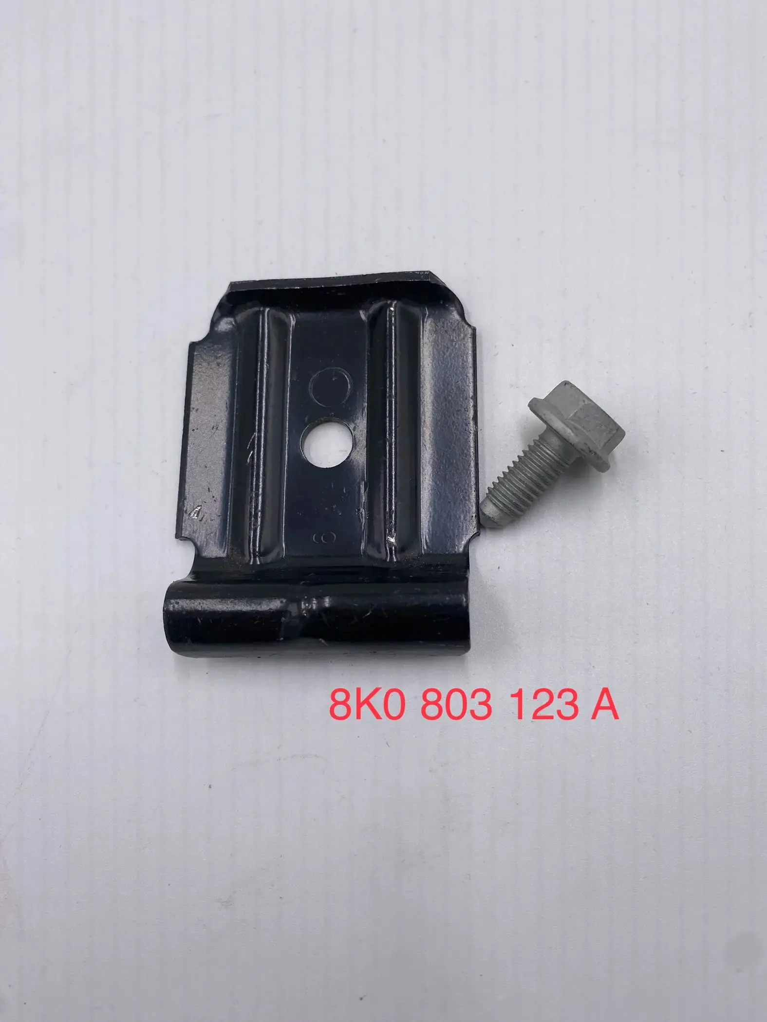 Battery holder 8K0803123A 8K0 803123A 8K0803123B for Audi A1, A4, S4, RS4, A5, S5, RS5, A6, S6L, RS6, A7, RS7, VW Phideon