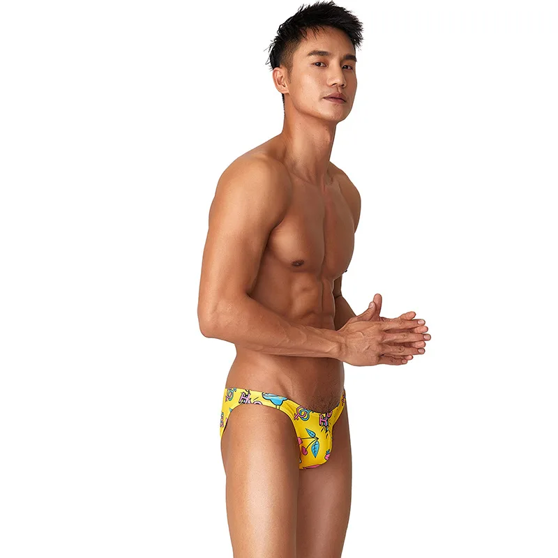 Summer men's swimming trunks, polyester digital printing, sassy fashion and sexy low-rise men's swimming trunks