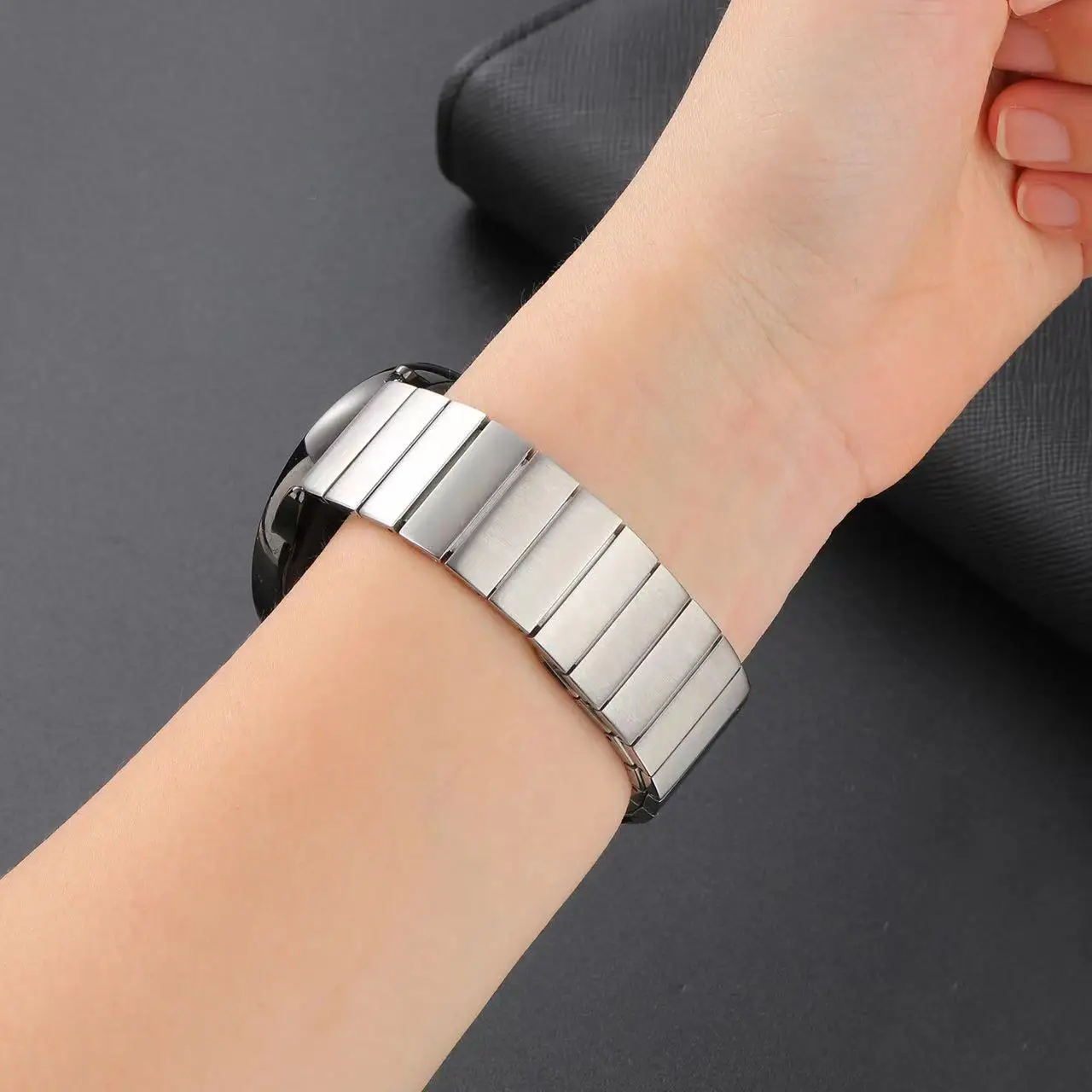 22mm 20mm Metal Band for Samsung Watch 3/4 Gear S3/Active Amazfit GTR/Stratos Magnetic Loop Bracelet for Huawei Watch 3/GT3 Pro