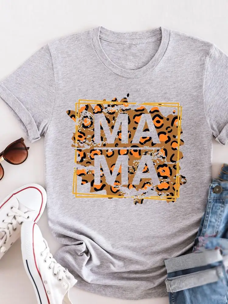 

Футболка женская летняя с мультяшным принтом, топ с графическим рисунком, с леопардовым принтом, с надписью «Мама 90-х», модная Повседневная рубашка с мультяшным принтом