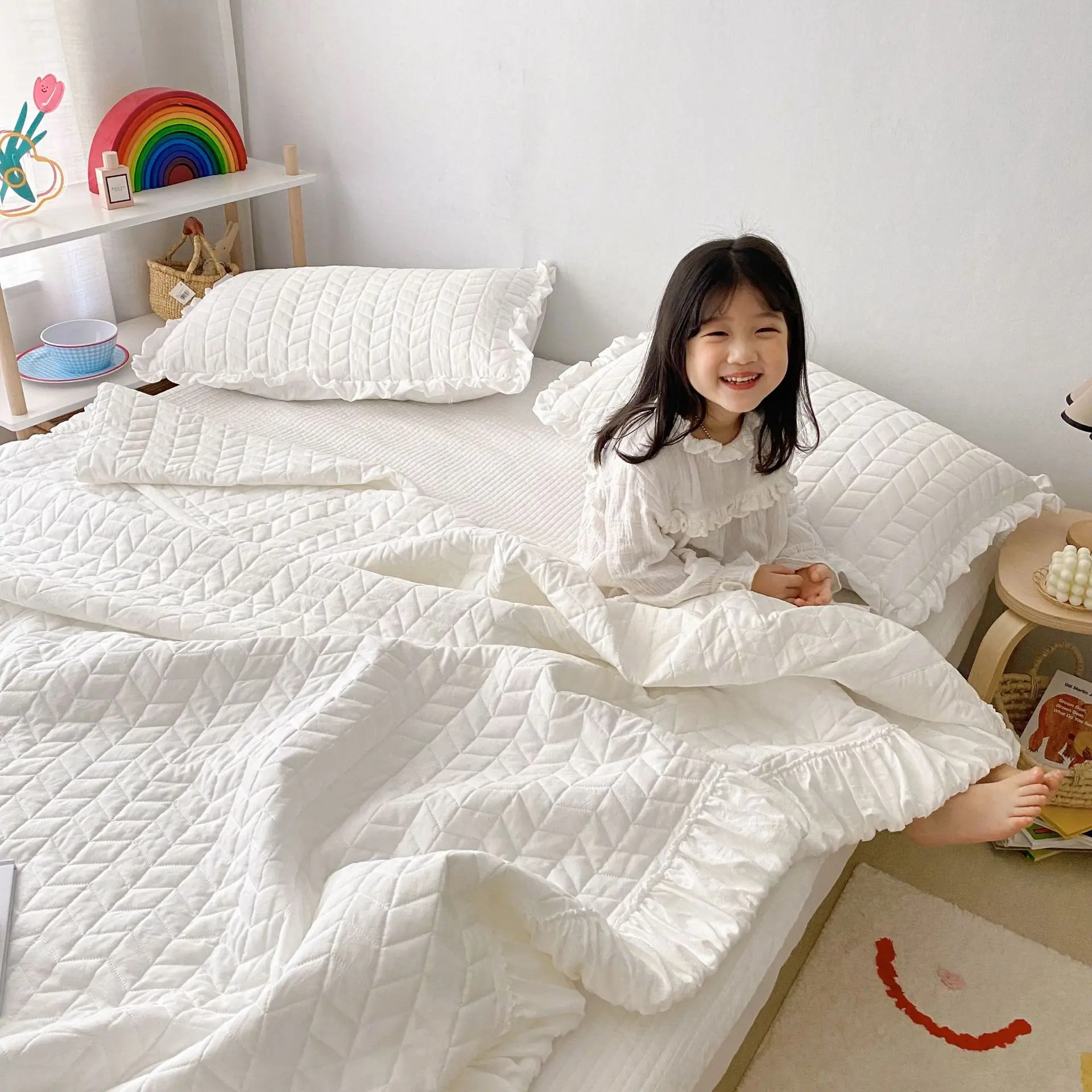 

Korean Lace Quilted Summer Blanket Princess Pleated Solid Color Queen Size Quilt Soft Skin Friendly Quilt Set Or Single Quilt