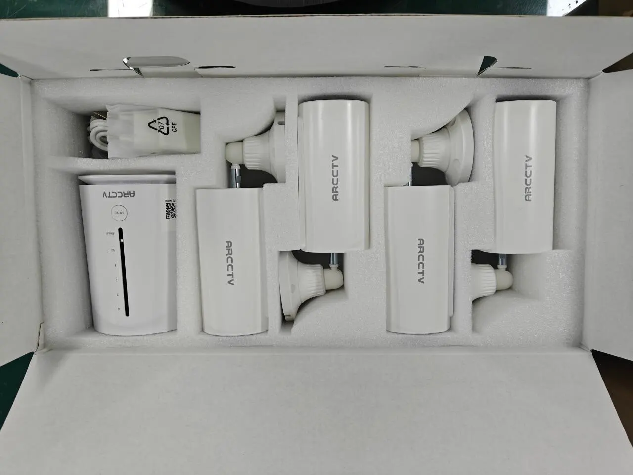 ARCCTV 4MP Wifi Solar Battery Camera Kit Surveillance Security System Humanoid Detection Siren Alarm Outdoor Wireless Camera Set photo review