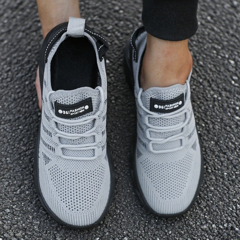 Men's Soft Running Shoes Breathable Mesh Fashionable Sports Style Summer Versatile High-quality Outdoor Lightweight Sports Shoes