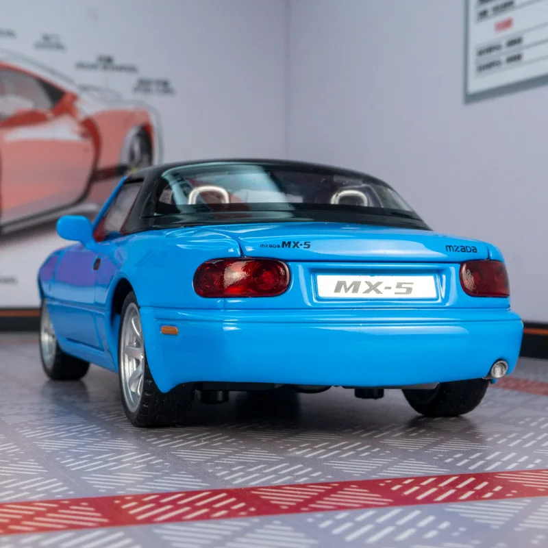 1:32 Mazda MX5 Supercar Alloy Die Cast Toy Car Model Sound and Light Pull Back Toy Collectibles Birthday gift 3