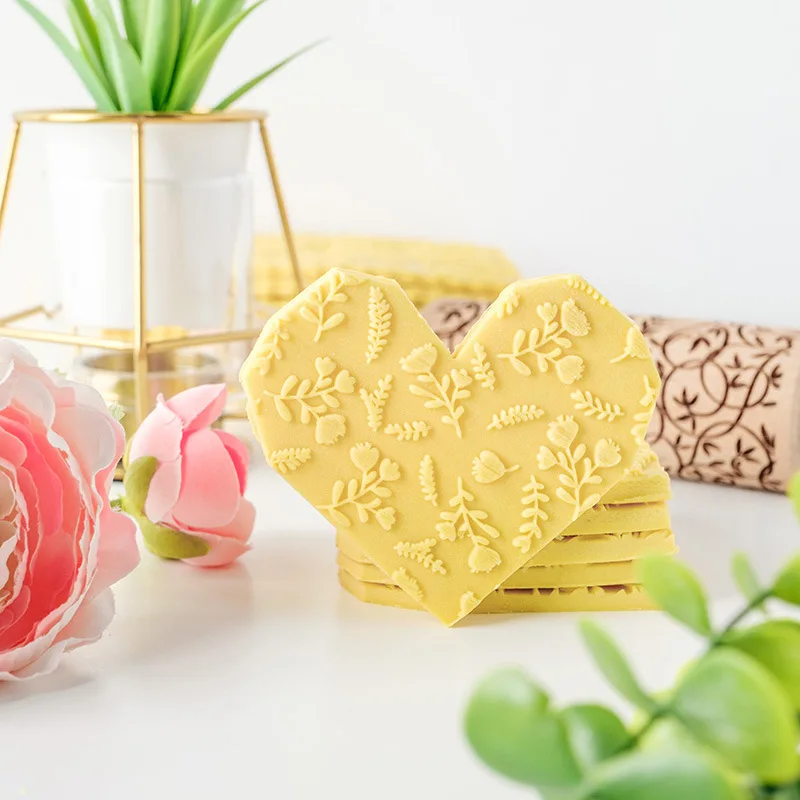 Wooden Spring Pattern Rolling Pin for Baking Cookies