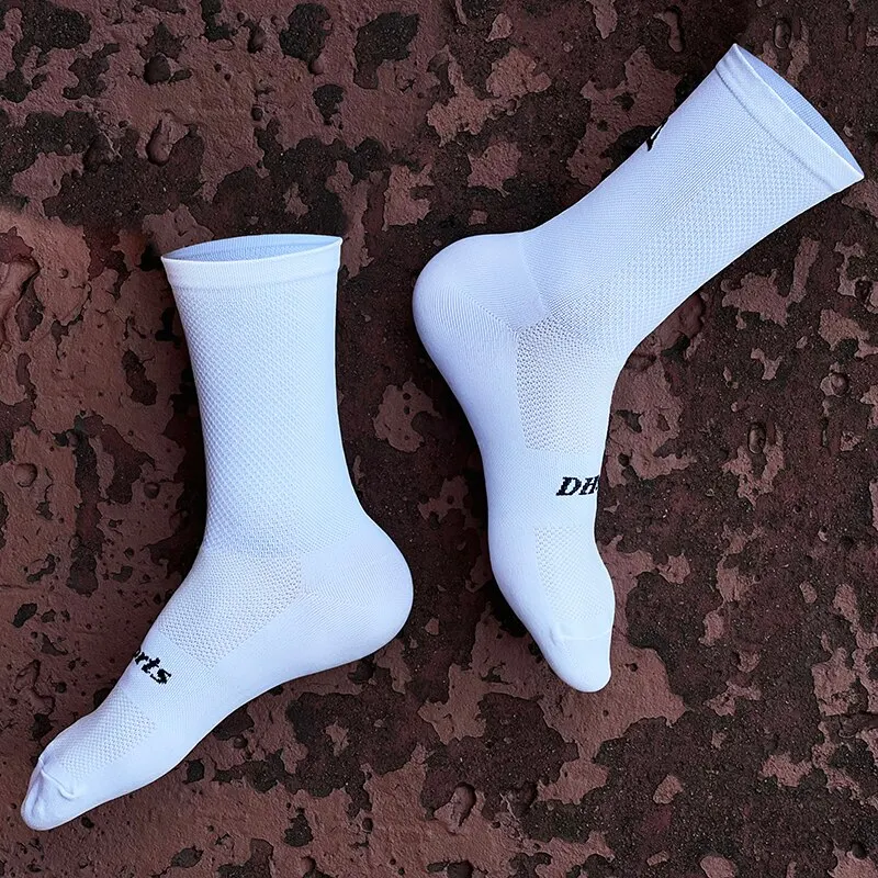 DH SPORTS Summer Breathable Fast Dry High Elastic Lightweight Tube Men And Women Cycling Socks