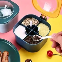 Une boîte d'assaisonnement 4 en 1 de grande capacité avec couvercle et cuillères livrée avec quatre cuillères pour la cuisine domestique pour récipients à sel 3