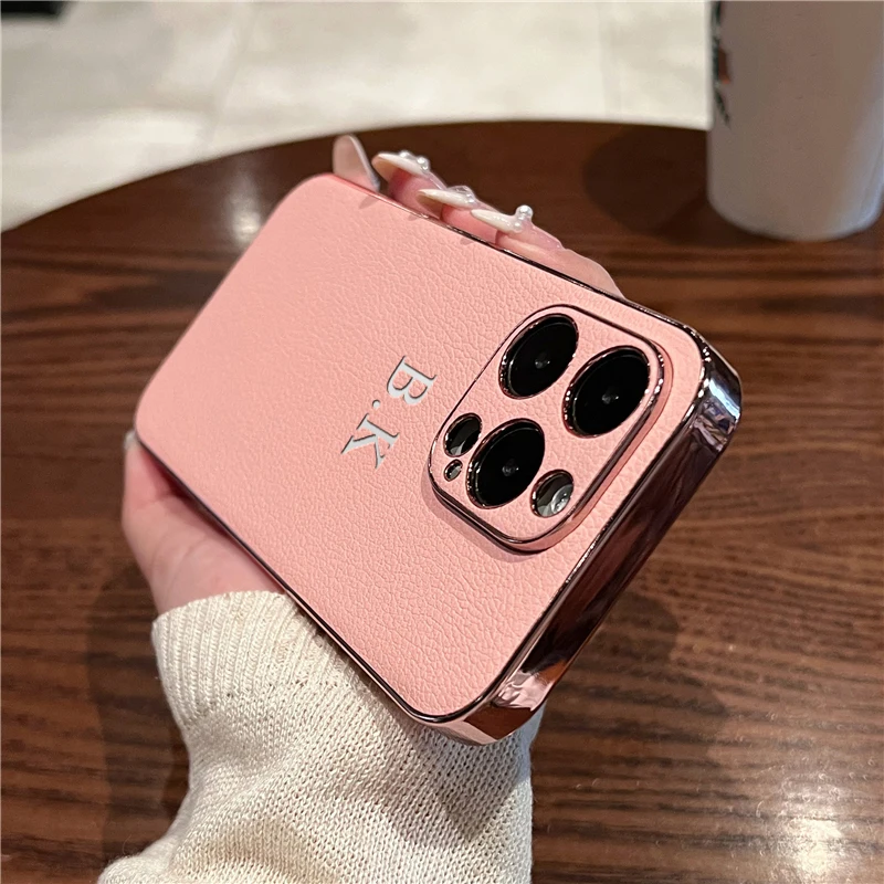 thumbnail image 1 of Funda de piel de cordero de lujo con revestimiento para iPhone 16, 15, 14, 13, 12, 11 Pro Max, personalizada, con iniciales y nombre, 16, 15 Pro, 1 of 5