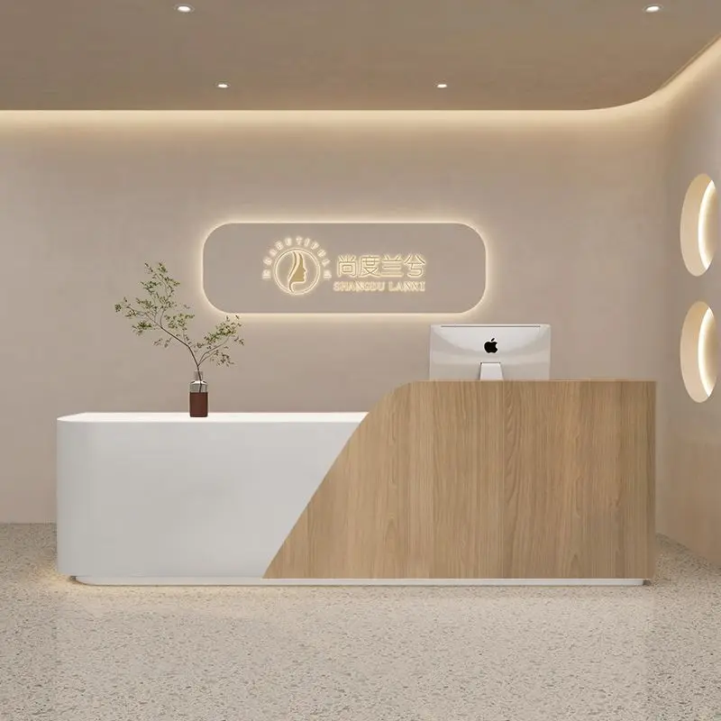 Рисунок 2 - Подиум магазин стойка регистрации