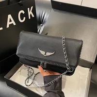 Sac bandoulière en PU couleur unie, avec logo aile, sangle à chaîne magnétique réglable, sac à main de luxe léger pour le voyage 4