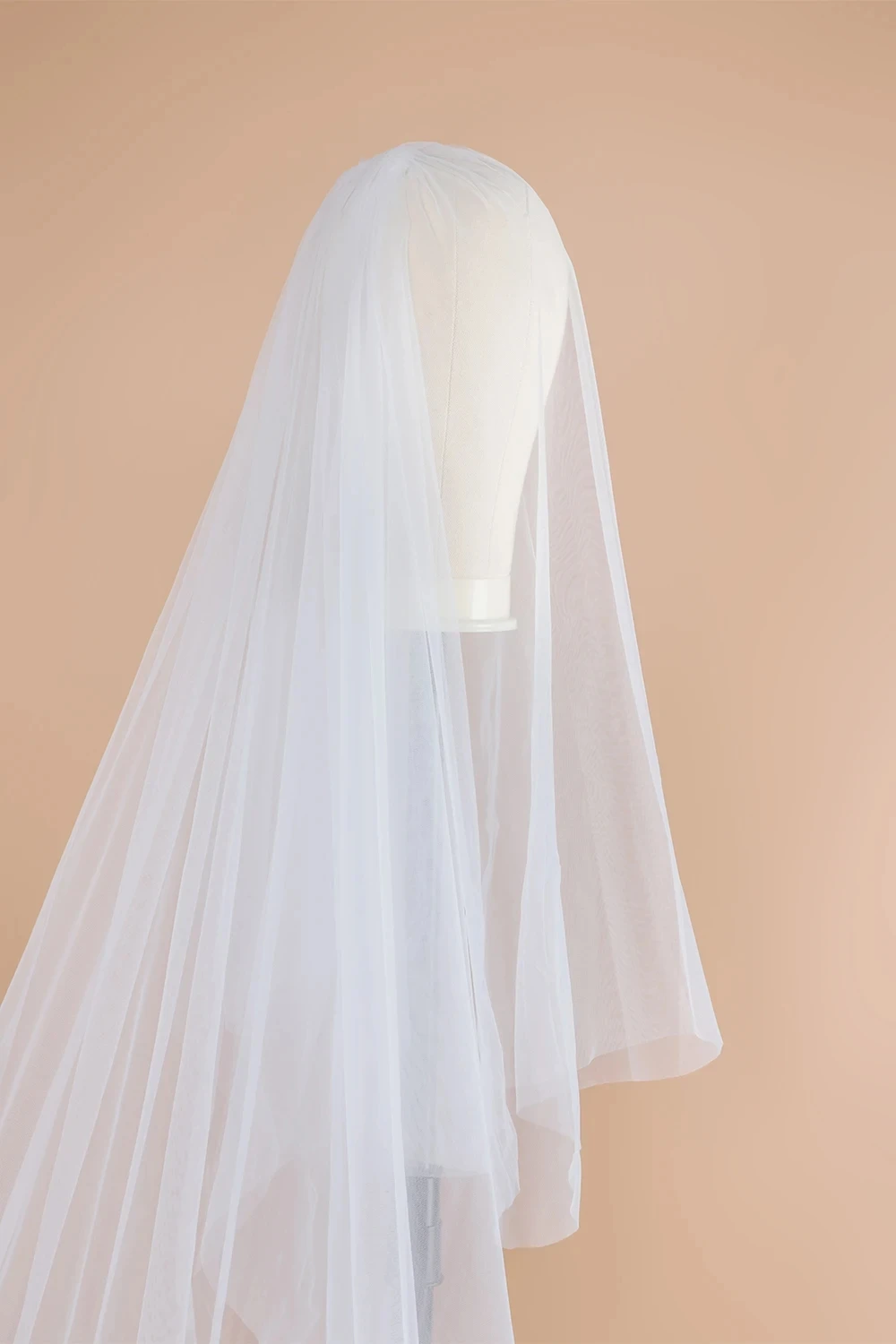 3 Meters One Layers Bridal Veils Lace Edge Cathedral Wedding Veil Comb Soft Tulle bridal veil