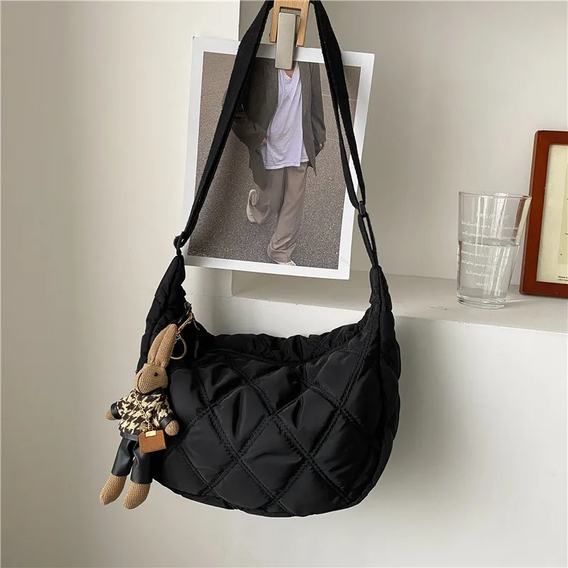 

Diamond check embroidery line large capacity large female fashion single shoulder crossbody net red dumpling bag