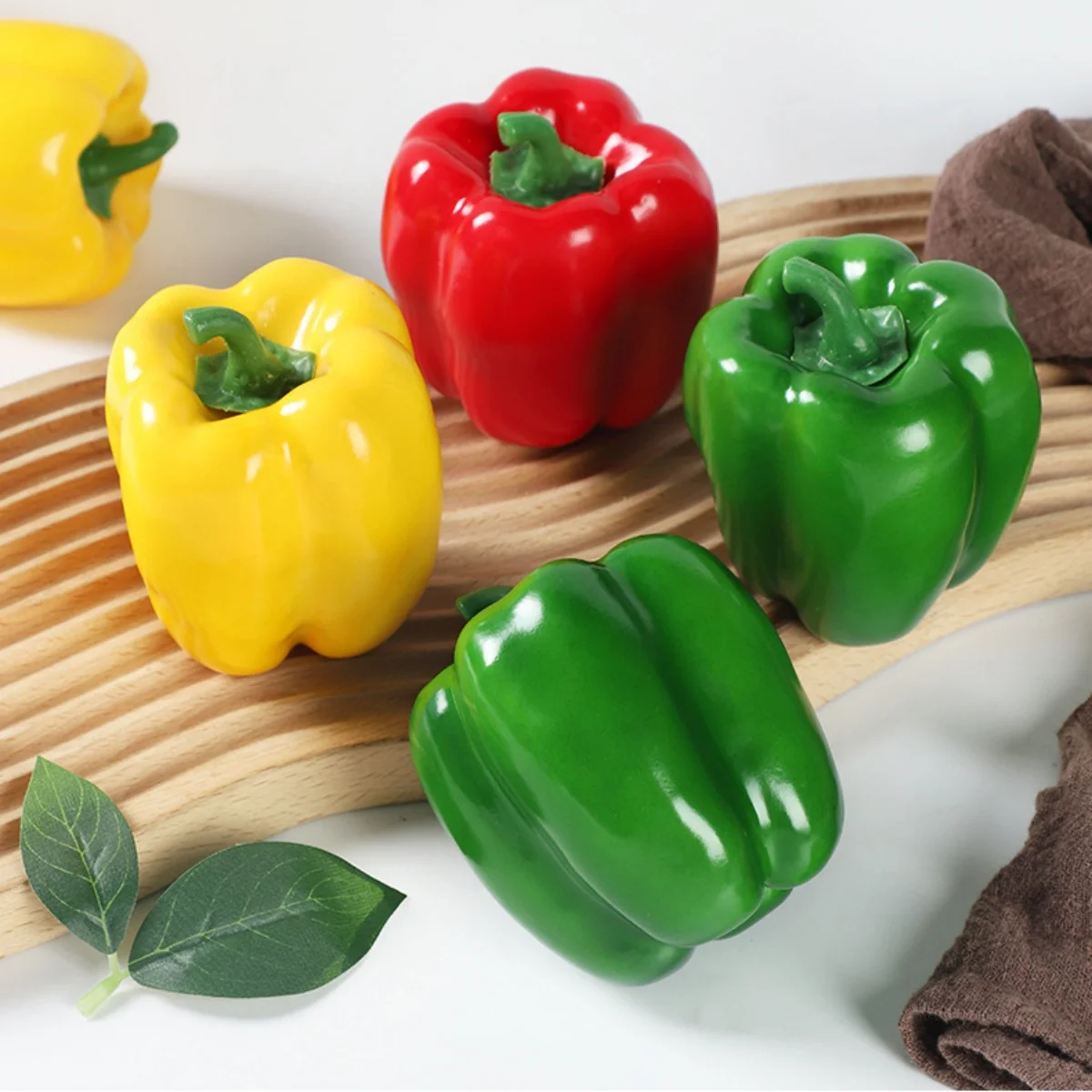 1pcs Simulated pepper model, simulated vegetable foam, simulated red,green and yellow pepper model, props, bell
