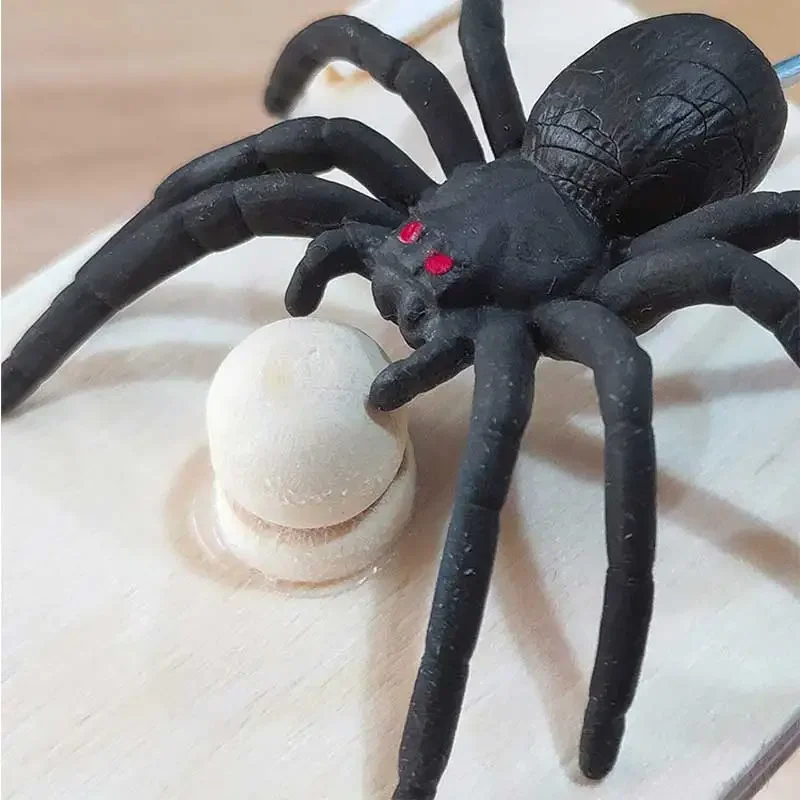 Funny Scare Hidden Spider and scorpion Prank Box Case Prank Scarebox Interesting Play Trick Toys